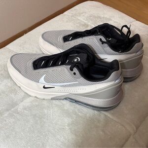 Nike Men’s Grey and Black Athletic Sneakers
